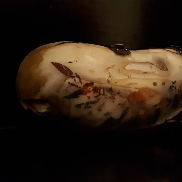 Handmade and Hand Painted Vintage Clam Shell Purse - Picture 2 of 13